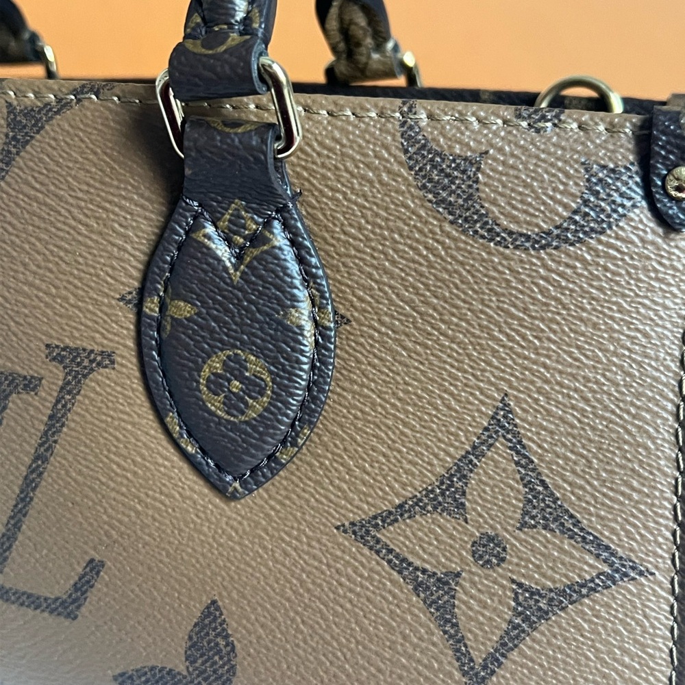 Louis Vuitton OnTheGo Tote Reverse Monogram Giant East West - Picture 11 of 15